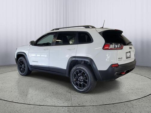 Bright White Clearcoat 2021 Jeep Cherokee Trailhawk