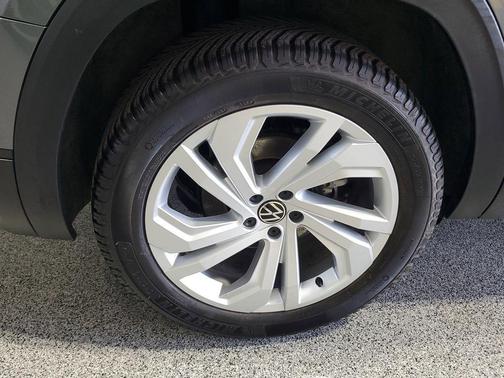 2021 Volkswagen Atlas 3.6L SE w/Technology