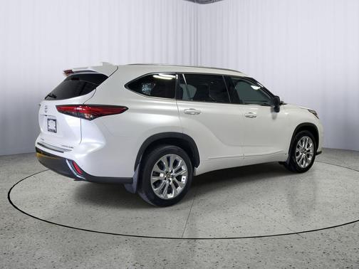 2022 Toyota Highlander Limited