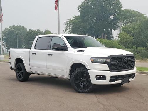 Bright White Clearcoat 2025 RAM 1500 Big Horn/Lone Star