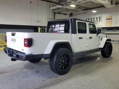 2022 Jeep Gladiator Overland