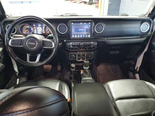 2022 Jeep Gladiator Overland