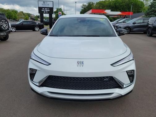 Summit White 2025 Buick Envista Sport Touring FWD