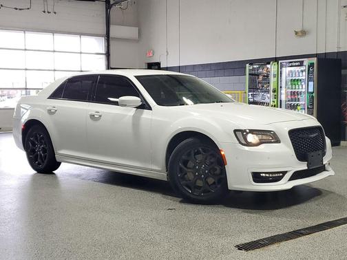 2022 Chrysler 300 Touring