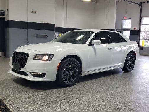 2022 Chrysler 300 Touring