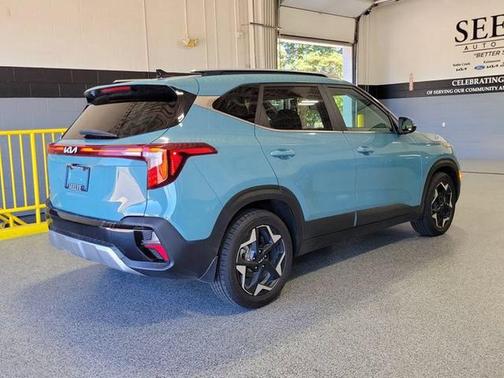 Pluton Blue 2024 Kia Seltos EX