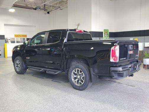 Onyx Black 2017 GMC Canyon SLE