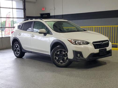 Crystal White Pearl 2019 Subaru Crosstrek 2.0i Premium