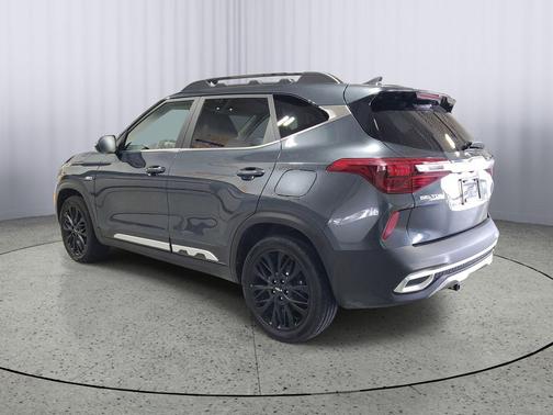 Gravity Gray 2022 Kia Seltos Nightfall Edition
