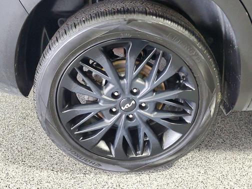Gravity Gray 2022 Kia Seltos Nightfall Edition