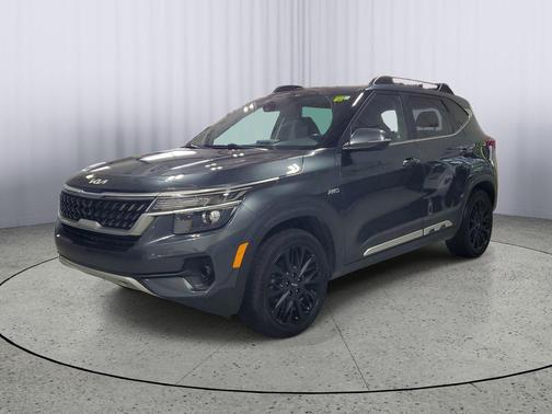 Gravity Gray 2022 Kia Seltos Nightfall Edition
