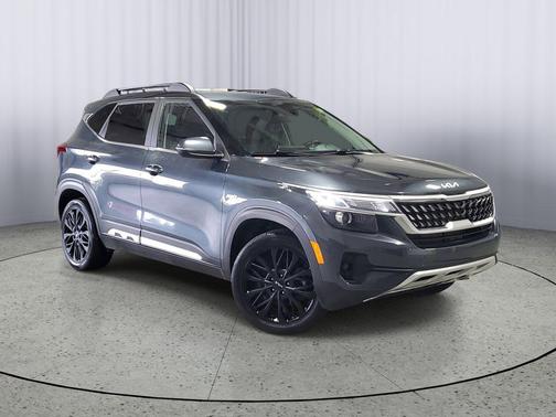 Gravity Gray 2022 Kia Seltos Nightfall Edition