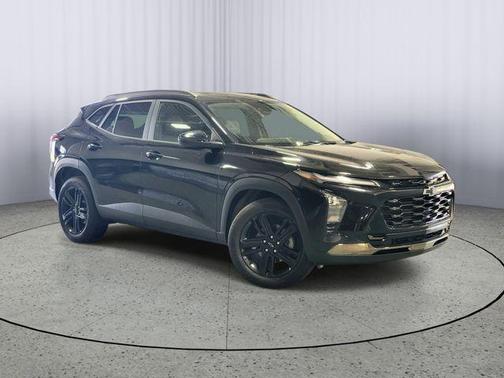 Mosaic Black Metallic 2025 Chevrolet Trax FWD ACTIV