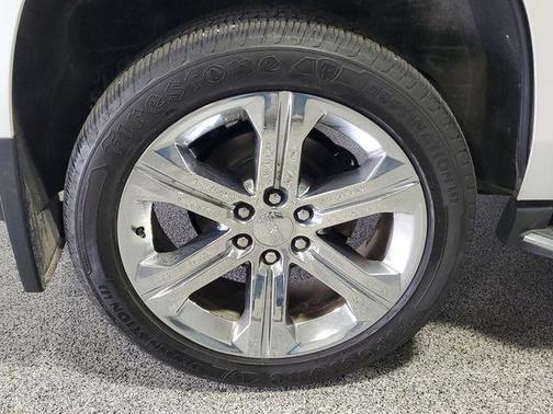 White 2016 GMC Yukon SLT