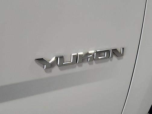 White 2016 GMC Yukon SLT