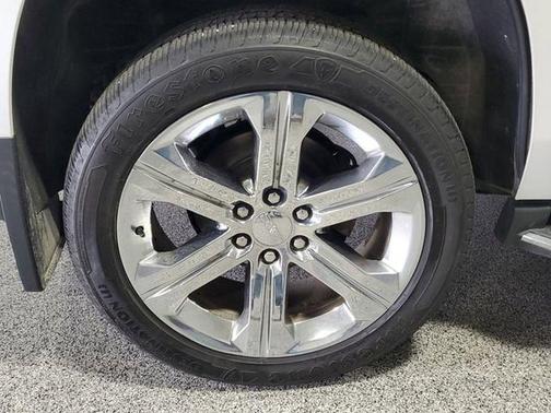 White Frost Tricoat 2016 GMC Yukon SLT
