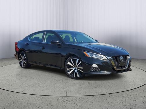 2022 Nissan Altima SR FWD
