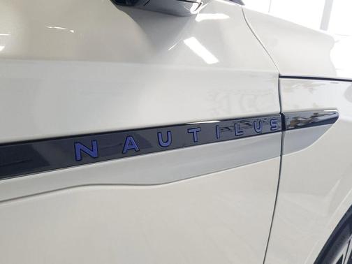 2024 Lincoln Nautilus Reserve