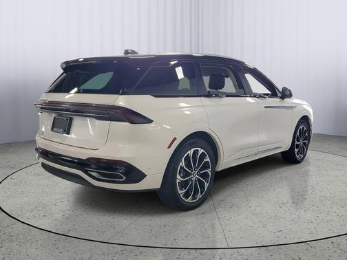 2024 Lincoln Nautilus Reserve