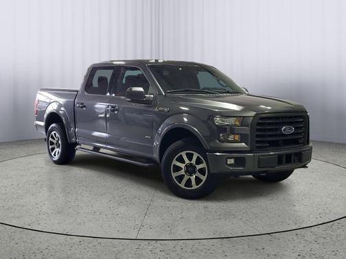 Ruby Red Metallic Tinted Clearcoat 2016 Ford F-150 XLT