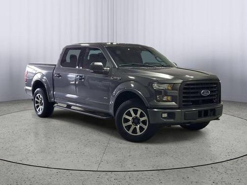 Ruby Red Metallic Tinted Clearcoat 2016 Ford F-150 XLT