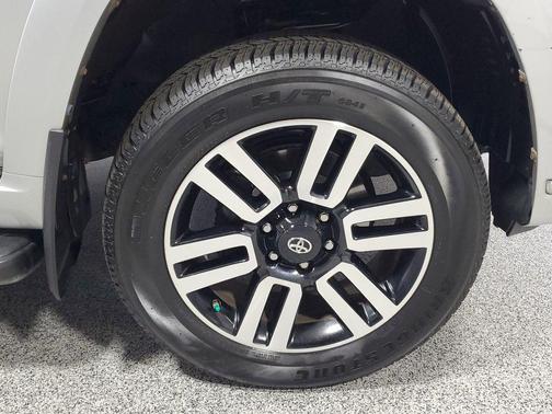 Classic Silver Metallic 2018 Toyota 4Runner Limited