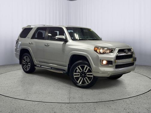 Classic Silver Metallic 2018 Toyota 4Runner Limited
