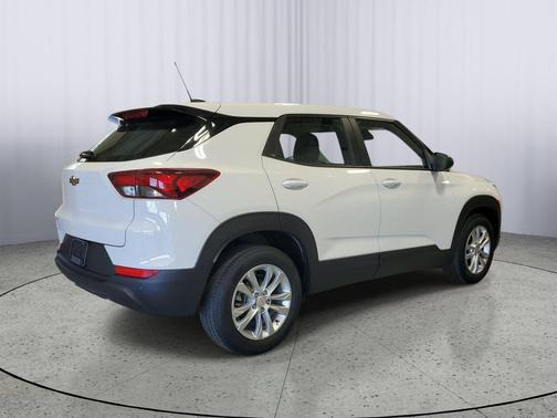 Summit White 2022 Chevrolet Trailblazer LS