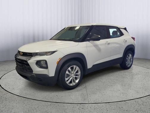 Summit White 2022 Chevrolet Trailblazer LS