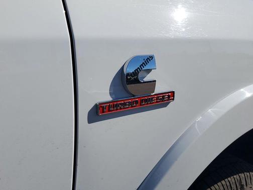 2020 RAM 2500 Laramie Crew Cab 4X4 6'4' Box