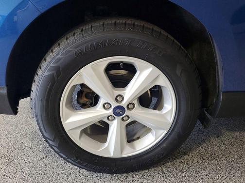 Atlas Blue Metallic 2020 Ford Edge SE