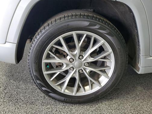 Silver Zynith 2023 Jeep Grand Cherokee Summit