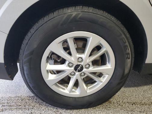 2023 Kia Carnival LX