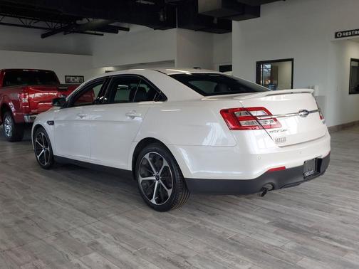 2016 Ford Taurus SHO