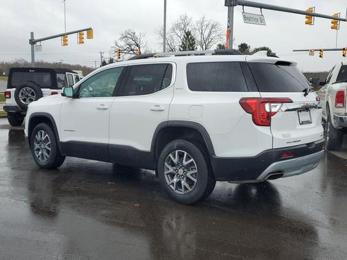 2023 GMC Acadia SLT