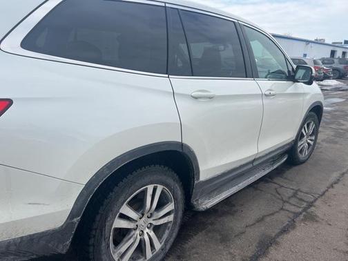 2017 Honda Pilot EX-L w/ Navigation