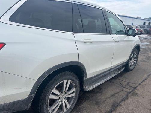 2017 Honda Pilot EX-L w/ Navigation