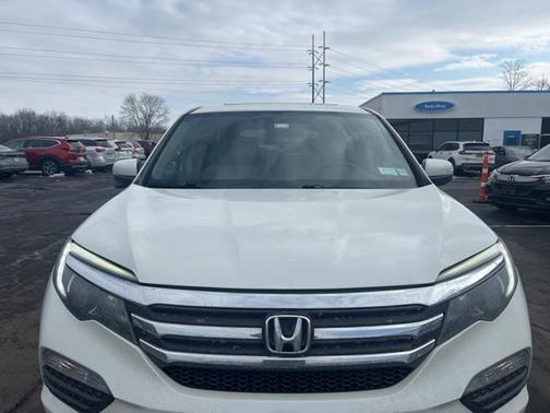 2017 Honda Pilot EX-L w/ Navigation