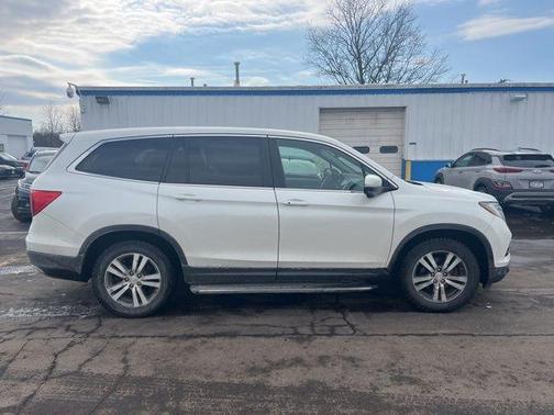 2017 Honda Pilot EX-L w/ Navigation