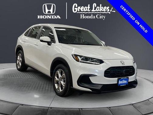 Platinum White Pearl 2025 Honda HR-V LX