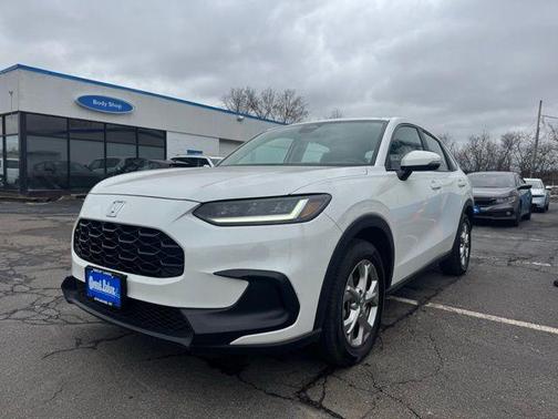 Platinum White Pearl 2025 Honda HR-V LX