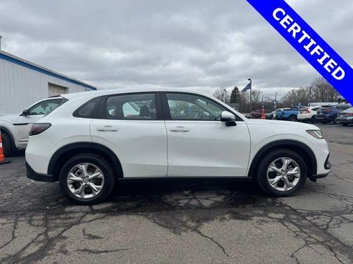 Platinum White Pearl 2025 Honda HR-V LX