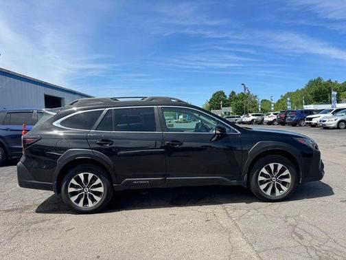 Crystal Black Silica 2024 Subaru Outback Limited XT