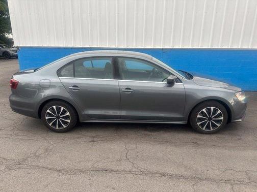 Platinum Gray Metallic 2017 Volkswagen Jetta 1.4T S