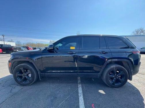 Diamond Black 2025 Jeep Grand Cherokee Limited