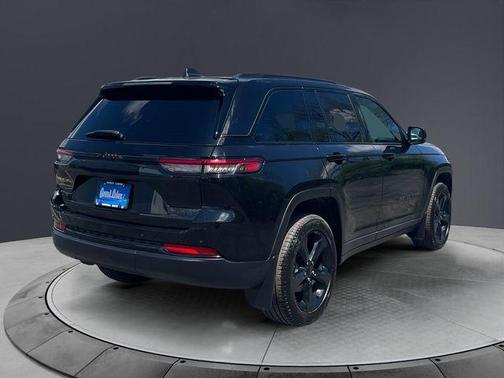 Diamond Black 2025 Jeep Grand Cherokee Limited