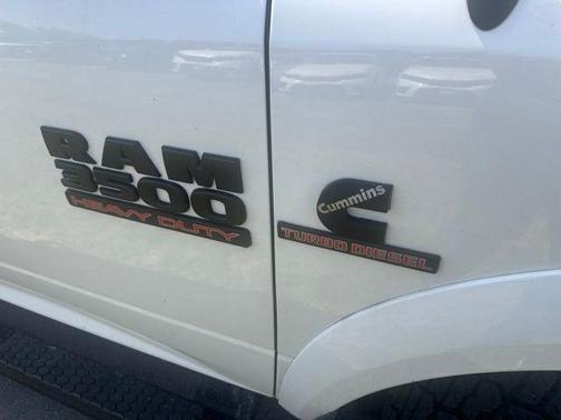 Bright White Clearcoat 2018 RAM 3500 Laramie