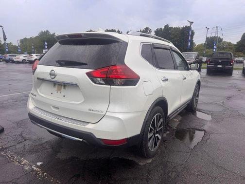 White 2018 Nissan Rogue SL