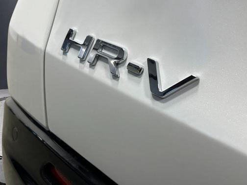 Platinum White Pearl 2027 Honda HR-V EX-L