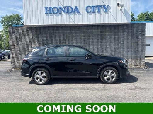 Crystal Black Pearl 2025 Honda HR-V LX